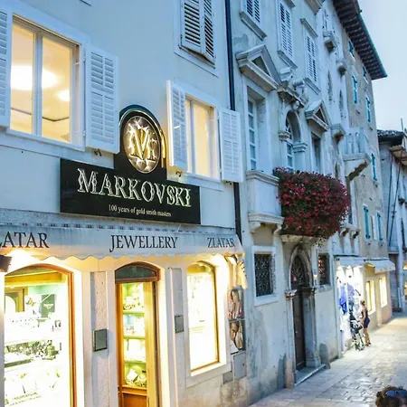 Apartment Markovski *